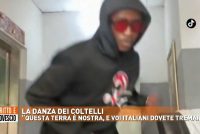 La danza dei coltelli:”Questa terra è nostra, voi italiani dovete tremare”