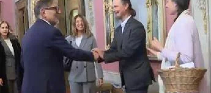 Famiglia nel bosco, genitori in Senato da La Russa: “Bambini stiano con mamma e papà”