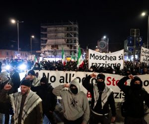 La sinistra manifesta per costruire una grande moschea a Venezia