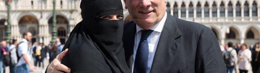 Forza Italia difende il burqa: si oppone a legge Lega che lo vieta