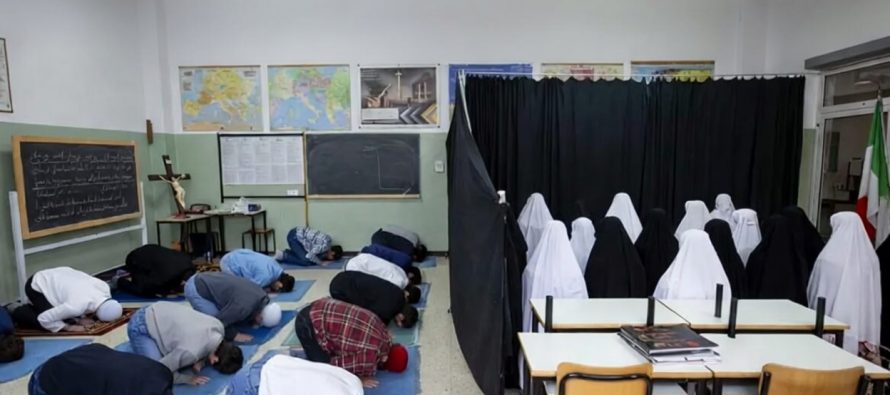 Firenze, scuola separa maschi e femmine per il ramadan: “Lo hanno chiesto studenti islamici”