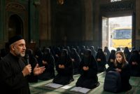 Bambini costretti a visitare la mosche per “lezione sui diritti delle donne nell’Islam”