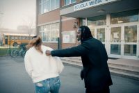 Presa a pugni mentre va a scuola: donne perseguitate da mesi