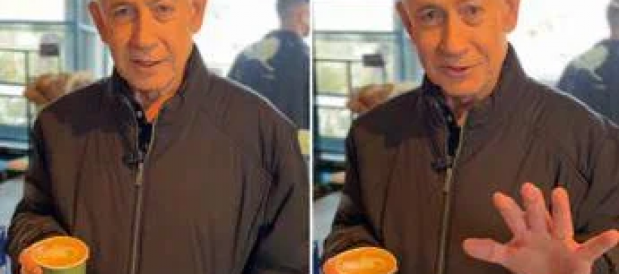 Netanyahu si mostra in pubblico: è ancora vivo e ha cinque dita