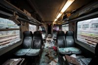 Pistoia: straniero devasta treno con martello, corsa sospesa