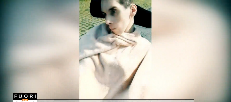 Ridotto su una sedia dai migranti, lo Stato vuole 44mila euro di tasse