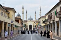 Carpi, la capitale islamica di Emiliastan: 5 moschee